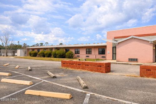 20370 Ne Burns Ave, Blountstown, FL, 32424-1045 | Card Image