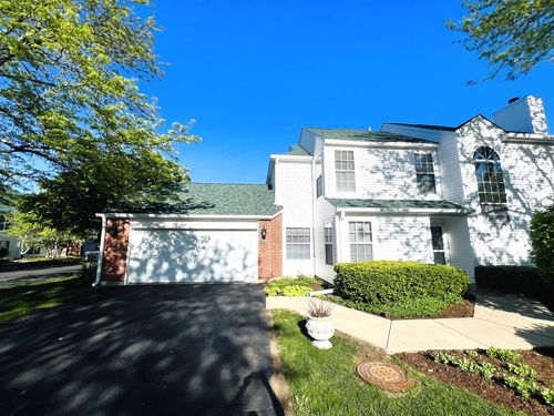 111 Woodbury Ln, Lake Bluff, IL, 60044-1148 | Card Image