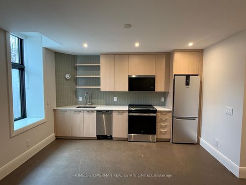 lower-328 Palmerston Boulevard, Toronto, ON, M6G2N6 | Card Image