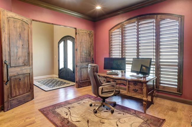 Large Office just off entry to the home. | Image 12