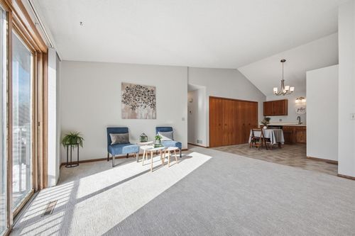 3286c-3286 Greenbrier St, Vadnais Heights, MN, 55127-5040 | Card Image