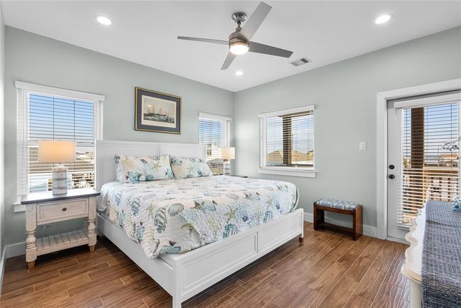22318 Vista Del Mar, House other with 4 bedrooms, 3 bathrooms and 5 parking in Galveston TX | Image 17