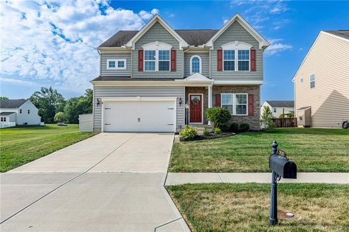 7131 Bluestream Dr, Tipp City, OH, 45371-8447 | Card Image