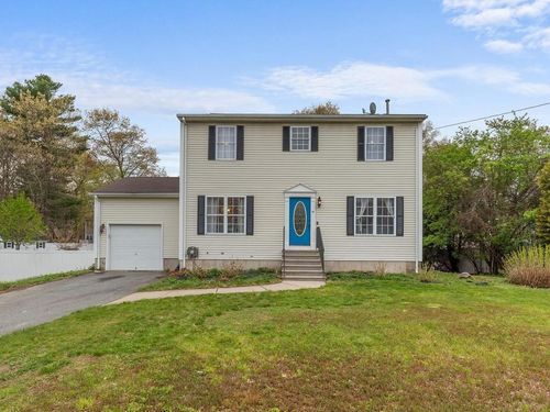 44 Orchard Valley Dr, Cranston, RI, 02921-2595 | Card Image