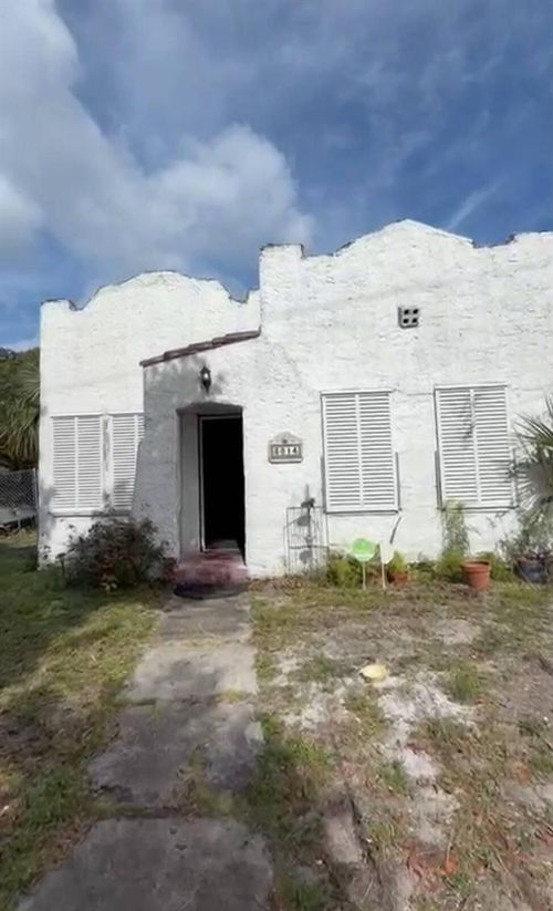3814 Greenwood Avenue, West Palm Beach, FL, 33407 | Card Image