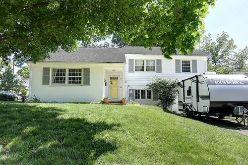 3110 Poinciana Rd, Middletown, OH, 45042-3622 | Card Image
