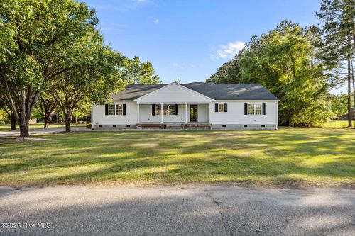 113 Stuart Ave, Lake Waccamaw, NC, 28450-2345 | Card Image