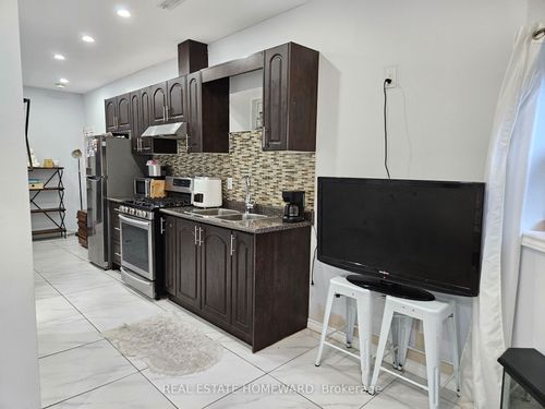 lower-141 Coxwell Ave, Toronto, ON, M4L3B4 | Card Image