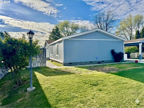 1735 Ne 3rd Pl, Hermiston, OR, 97838-1377 | Card Image