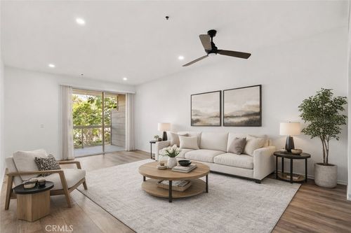 b105-20371 Bluffside Cir, Huntington Beach, CA, 92646-8529 | Card Image