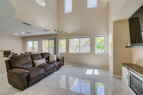 3868 Badgerbrook St, Las Vegas, NV, 89129-6412 | Card Image