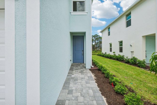 5730 Se Edgewater Cir, Townhouse with 3 bedrooms, 3 bathrooms and null parking in Stuart FL | Image 4