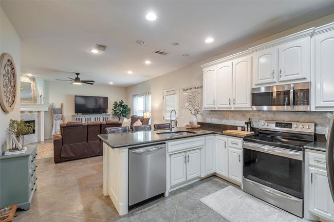 4306 Lucero Dr, House other with 3 bedrooms, 3 bathrooms and null parking in Granbury TX | Image 8