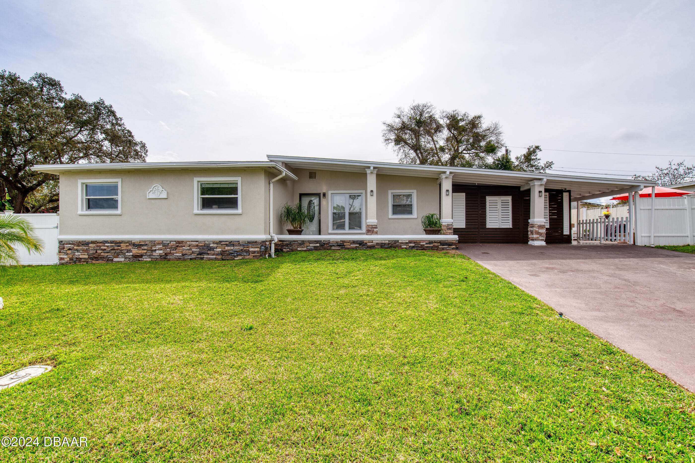 Westwood Dr, Daytona Beach, FL 32117