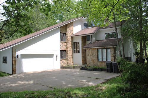 219 La Grande Dr, Cranberry Twp, PA, 16066-3719 | Card Image