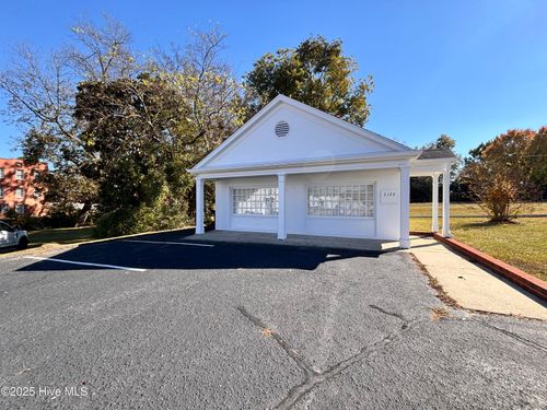 e-312 College St, Clinton, NC, 28328-4181 | Card Image