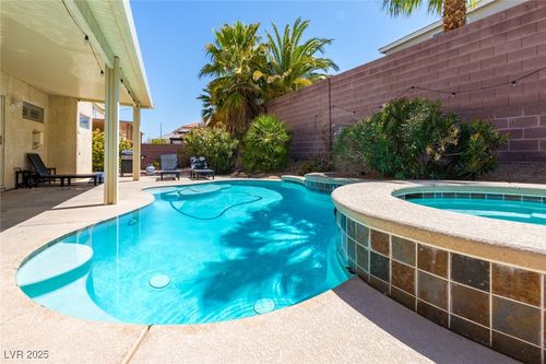 6251 Tuckaway Cove Ave, Las Vegas, NV, 89139-6268 | Card Image