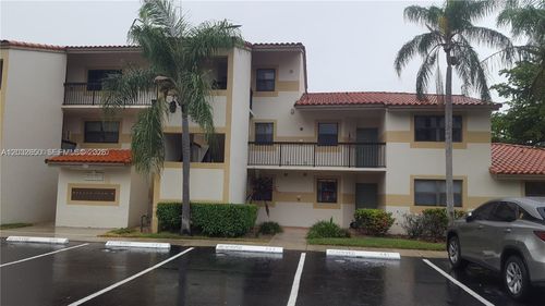 9823-9823 Nob Hill Ct, Sunrise, FL, 33351-4603 | Card Image