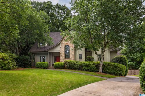 2157 Cameron Cir, Hoover, AL, 35242-6412 | Card Image