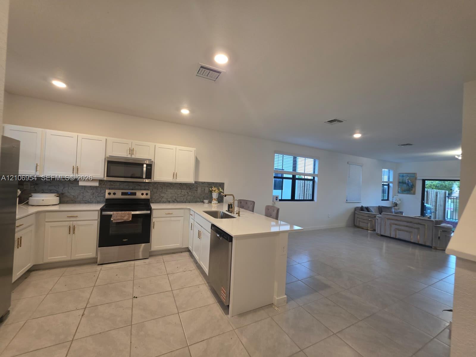 Residential Lease in Florida City 4