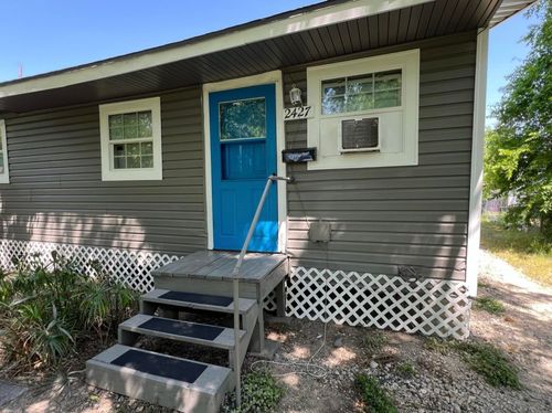 2427 Franklin St, Beaumont, TX, 77701-6735 | Card Image