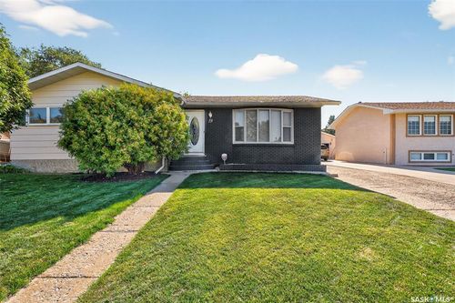 19 Buttercup Cres, Moose Jaw, SK, S6J1A3 | Card Image