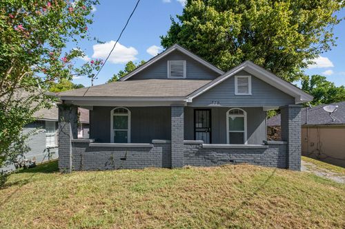 560 W Peebles Rd, Memphis, TN, 38109-2628 | Card Image
