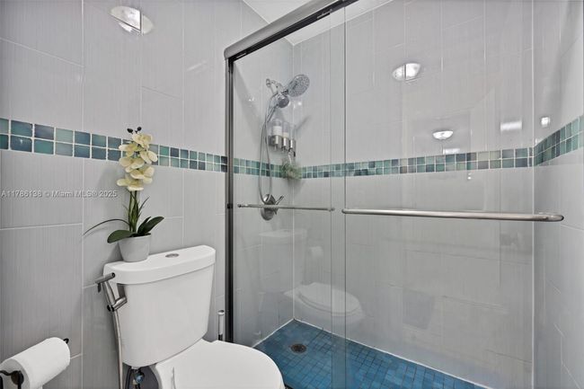APT-207 - 4670 W 13 Th Ln, Condo with 3 bedrooms, 2 bathrooms and null parking in Hialeah FL | Image 15