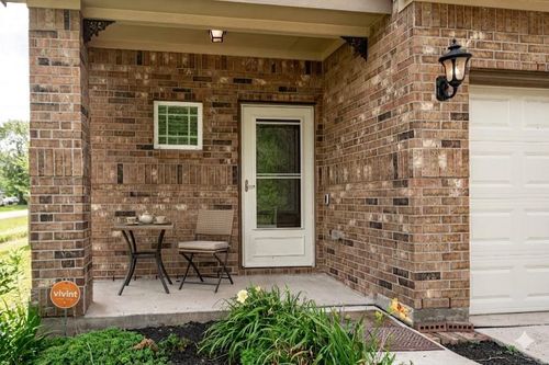 901 Jefferson Ave, Cleveland, TX, 77327-5516 | Card Image