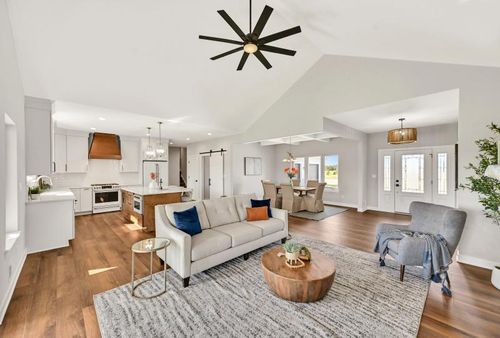 N66W34839 Baltic Pass, Oconomowoc, WI, 53066-1607 | Card Image