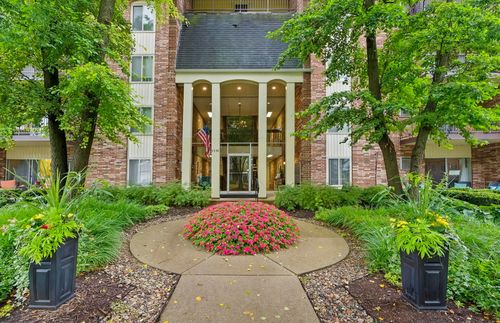 apt-201-4900 Forest Ave, Downers Grove, IL, 60515-3512 | Card Image