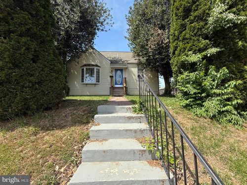 4040 Poplar St, FAIRFAX, VA, 22030-5232 | Card Image