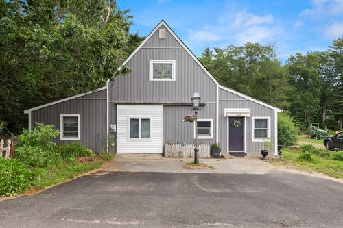 146 Eastern Ave, Essex, MA, 01929-1328 | Card Image