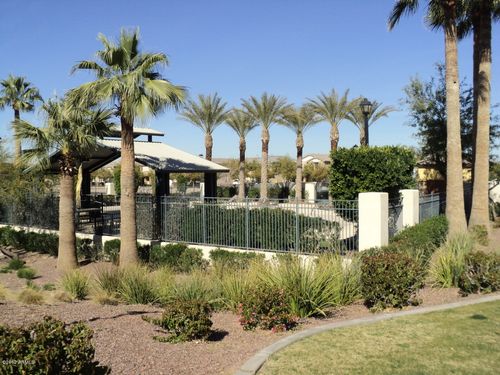 2273 E Huntington Dr, Phoenix, AZ, 85040-5405 | Card Image
