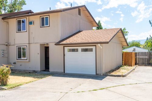 10-47 Sw Eastern Ave, Grants Pass, OR, 97526-2470 | Card Image