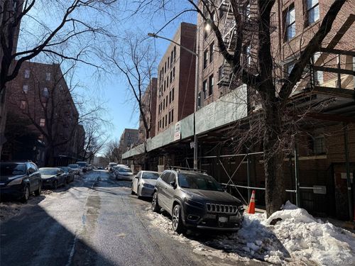 2851 Claflin Ave, Bronx, NY, 10468-2525 | Card Image