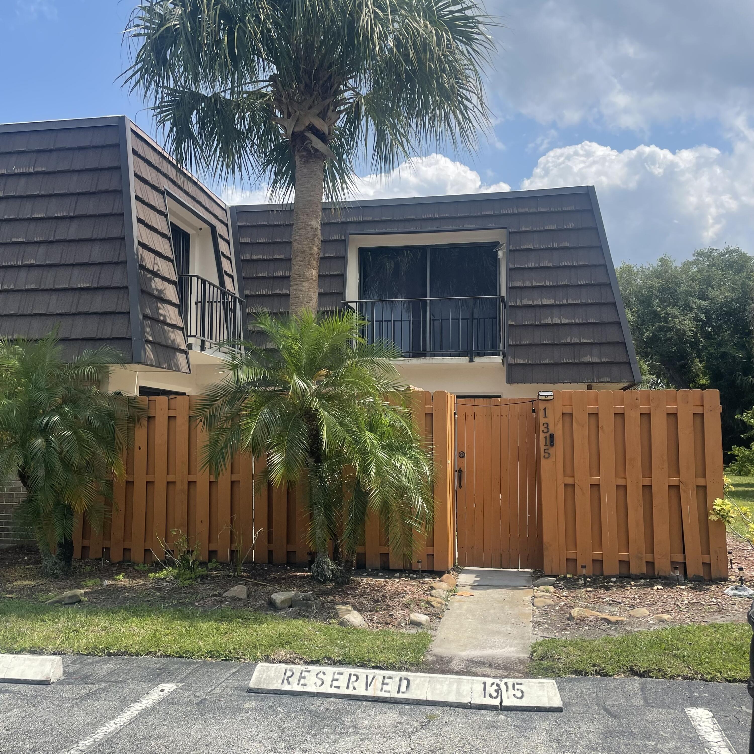 Vista Oaks Cir, Palm Bay, FL 32905