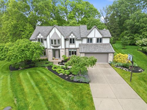 1423 Windrush Cir, Blacklick, OH, 43004-9611 | Card Image