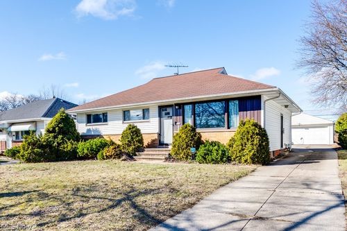 13801 Bangor Ave, Garfield Heights, OH, 44125-6006 | Card Image