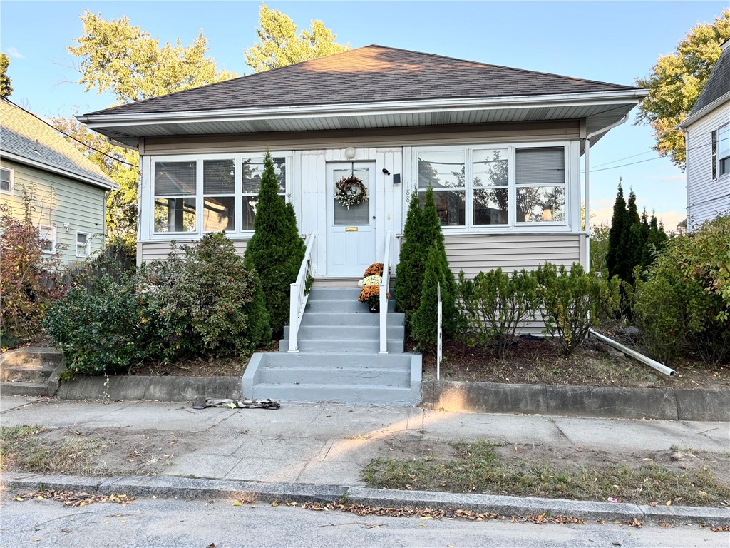 Orchard St, Cranston, RI 02910