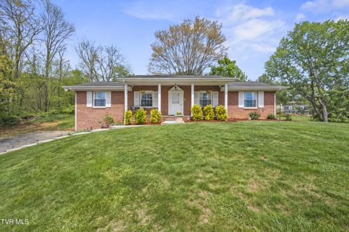 7357 White Pine Cir, Bristol, VA, 24202-1862 | Card Image
