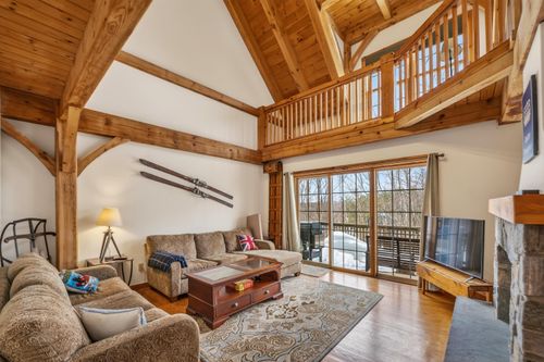 10a-10A Grouse Ln, West Dover, VT, 05356 | Card Image