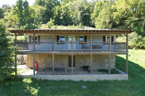 670 Cookeville Hwy, Elmwood, TN, 38560-4114 | Card Image