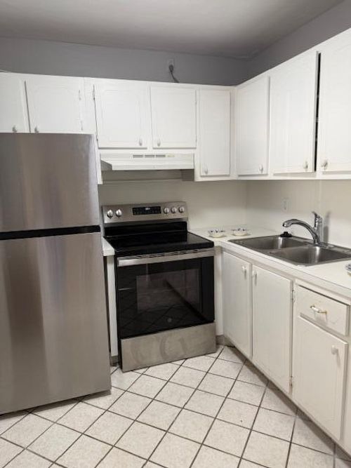 107-3320 Lake Osborne Dr, Lake Worth Beach, FL, 33461-5973 | Card Image