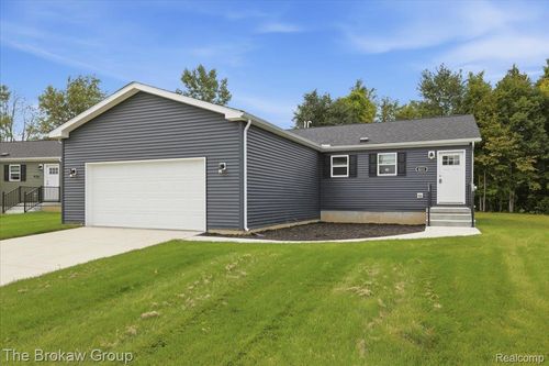 4231 Sugar Maple Run, Flint, MI, 48506-5009 | Card Image