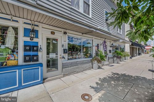 5-15 N Washington St, BERKELEY SPRINGS, WV, 25411-1571 | Card Image