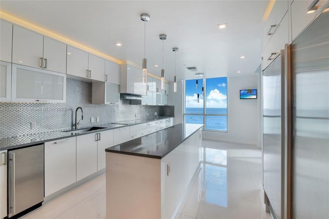 1606 - 5959 Collins Ave, Condo with 4 bedrooms, 5 bathrooms and null parking in Miami Beach FL | Image 10