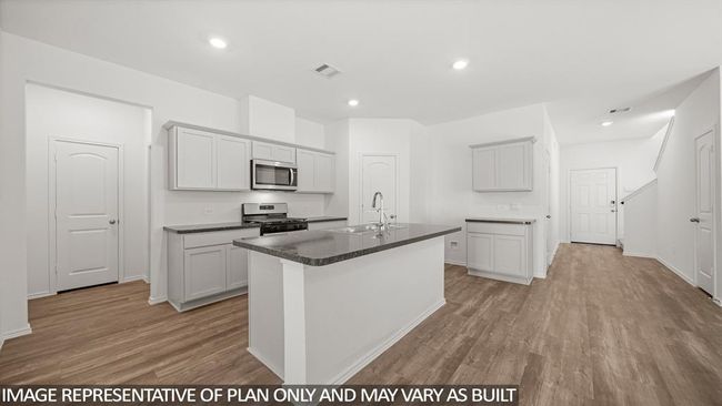 5450 Pinetree Crescent Ln, House other with 5 bedrooms, 3 bathrooms and 2 parking in Spring TX | Image 5