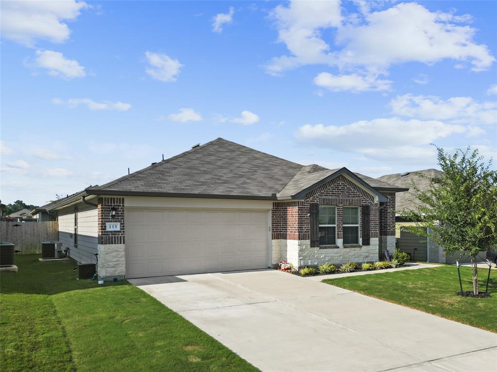 Barton Creek Dr, Huntsville, TX 77340