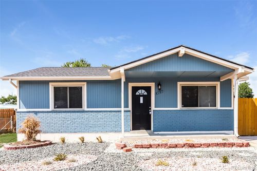 5161 Xanadu St, Denver, CO, 80239-4061 | Card Image
